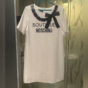 Moschino Elegant dress with Black Accent